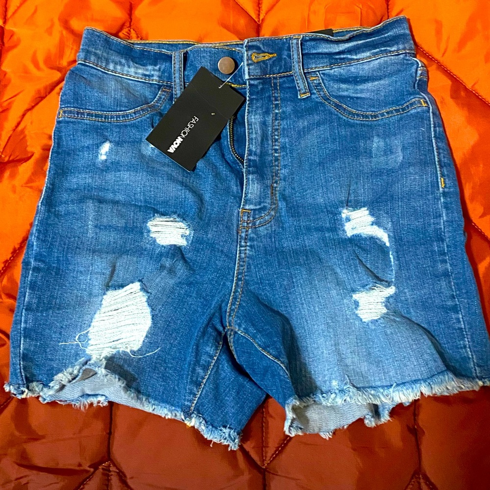 NWT fashionnova Jean Shorts M